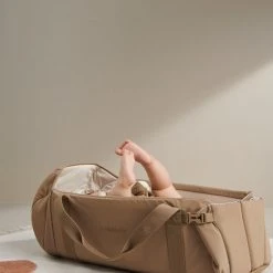 Liewood AMBER BABY NEST OG LIFT Oat 13 Liewood AMBER BABY NEST OG LIFT Oat -Ergobaby store unnamed file 1152