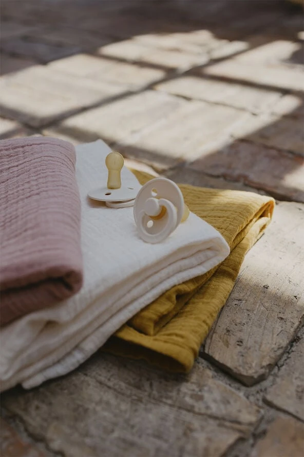 BIBS Cuddle Cloth Muslin 70x70 Cm Ivory Ivory 5 BIBS Cuddle Cloth Muslin 70x70 Cm Ivory Ivory - Billede 3