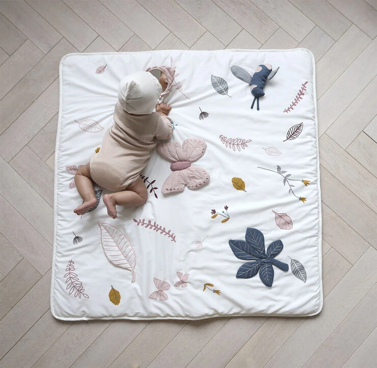 Cam Cam Copenhagen Activity Play Mat - OCS Pressed Leaves Rose Pressed Leaves Rose 5 Cam Cam Copenhagen Activity Play Mat - OCS Pressed Leaves Rose Pressed Leaves Rose - Billede 3