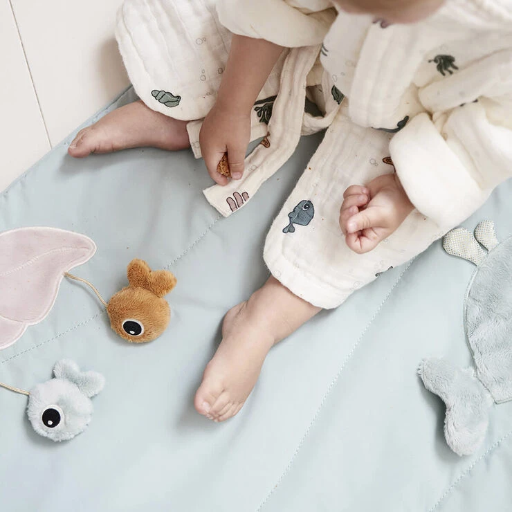 Done By Deer Sanselegetæppe Sea Friends Farve Mix Farve Mix 10 Done By Deer Sanselegetæppe Sea Friends Farve Mix Farve Mix - Billede 8