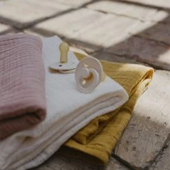 BIBS Cuddle Cloth Muslin 70x70 Cm Mustard Mustard 7 BIBS Cuddle Cloth Muslin 70x70 Cm Mustard Mustard -Ergobaby store unnamed file 2174