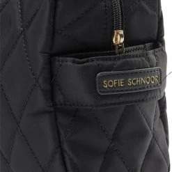 Petit By Sofie Schnoor Toilet Bag Black -Ergobaby store unnamed file 2648