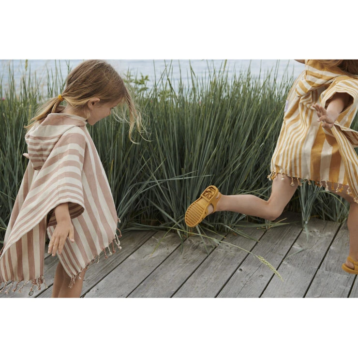 Liewood Roomie Poncho Y/D Stripe: Tuscany Rose/sandy 4 Liewood Roomie Poncho Y/D Stripe: Tuscany Rose/sandy - Billede 2
