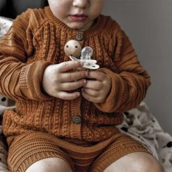 Filibabba 2-pak Sutter 6+ Mdr. - Doeskin Filibabba Moments 15 Filibabba 2-pak Sutter 6+ Mdr. - Doeskin Filibabba Moments -Ergobaby store unnamed file 3126