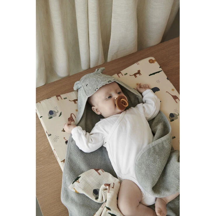 Liewood Augusta Hooded Towel Hippo Dove Blue 5 Liewood Augusta Hooded Towel Hippo Dove Blue - Billede 3