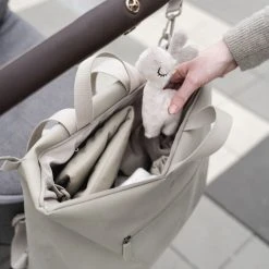 Done By Deer Puslerygsæk Sand SAND 13 Done By Deer Puslerygsæk Sand SAND -Ergobaby store unnamed file 594