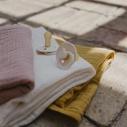 BIBS Cuddle Cloth Muslin 70x70 Cm Blush Blush 7 BIBS Cuddle Cloth Muslin 70x70 Cm Blush Blush -Ergobaby store unnamed file 699