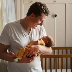 Owlet Cam Sort & Hvid -Ergobaby store unnamed file 74