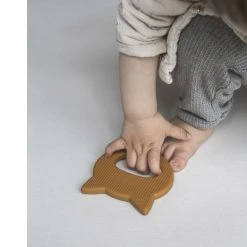 Liewood Gemma Teether Cat Mustard -Ergobaby store unnamed file 983